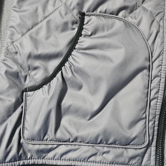 North Face | Black and Grey Quilted Zip- Up - Picture 5 of 7
